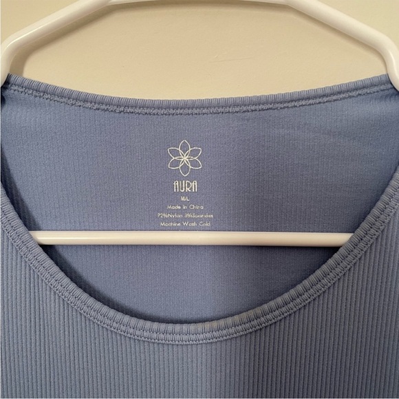 Athletic Tops - Picture 7 of 9